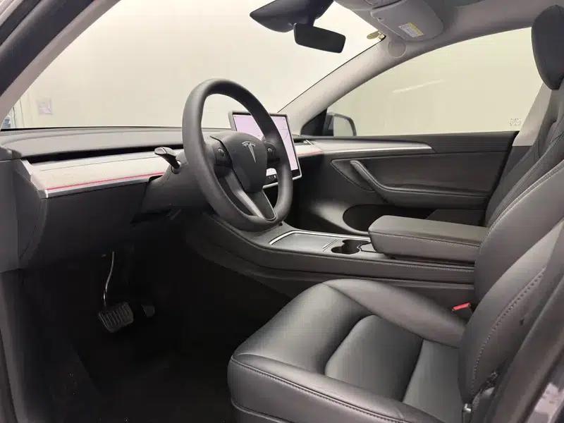 Model Y 2024 Rear-Wheel Drive — миниатюра 9