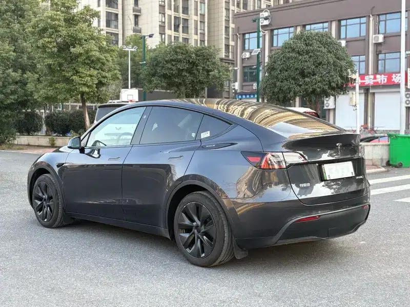 Model Y 2024 Rear-Wheel Drive — миниатюра 4