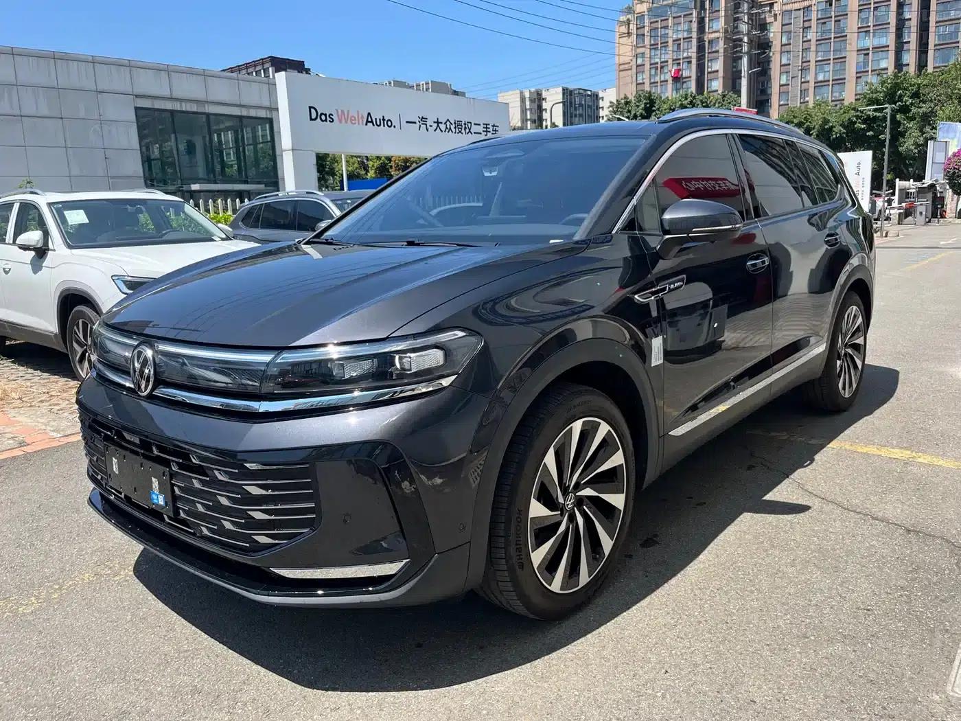 2026 Range Rover 450TSI AWD Supreme 6-Seater — миниатюра 1
