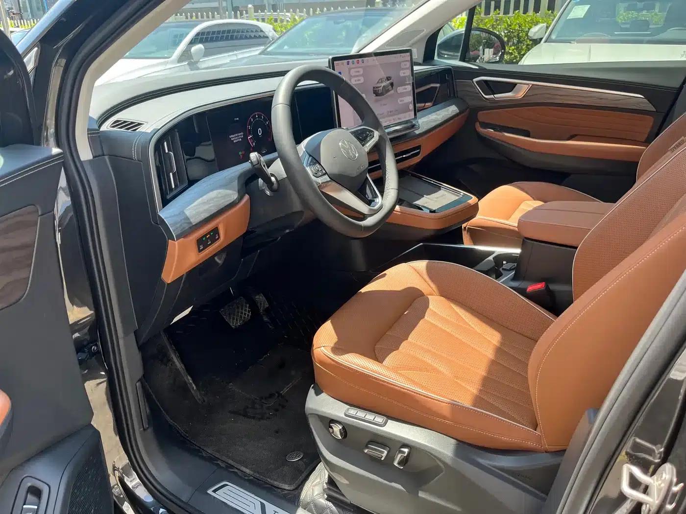 2026 Range Rover 450TSI AWD Supreme 6-Seater — миниатюра 2
