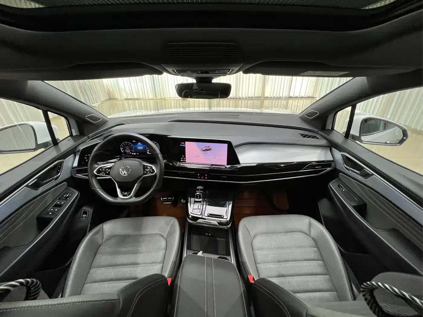 2021 Range Rover 380TSI AWD R-Line — миниатюра 12