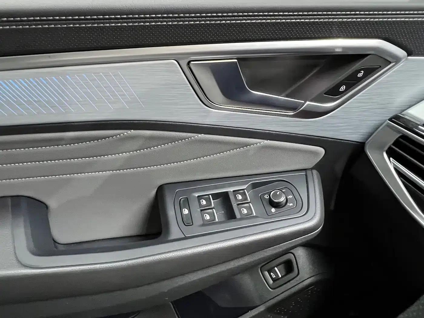 2021 Range Rover 380TSI AWD R-Line — миниатюра 14