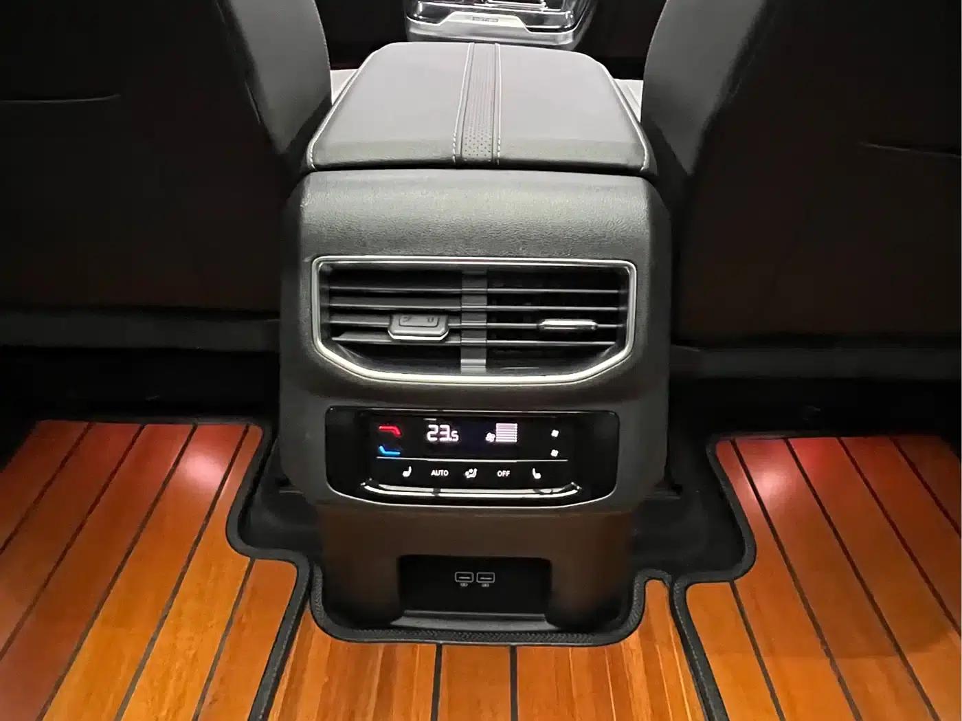 2021 Range Rover 380TSI AWD R-Line — миниатюра 18