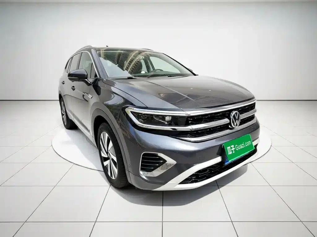 2021 Range Rover 380TSI AWD Luxury Pro — миниатюра 3