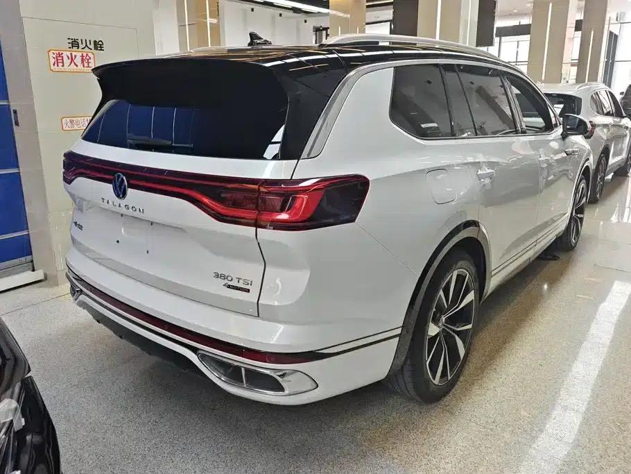 2021 Range Rover 380TSI AWD R-Line — миниатюра 3