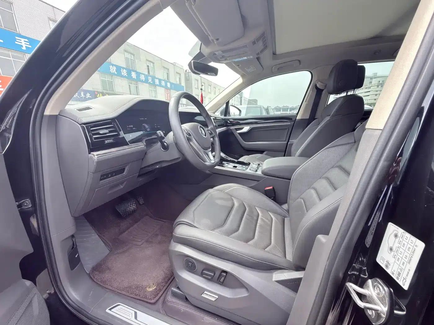2021 Range Rover 380TSI AWD Flagship Edition — миниатюра 3