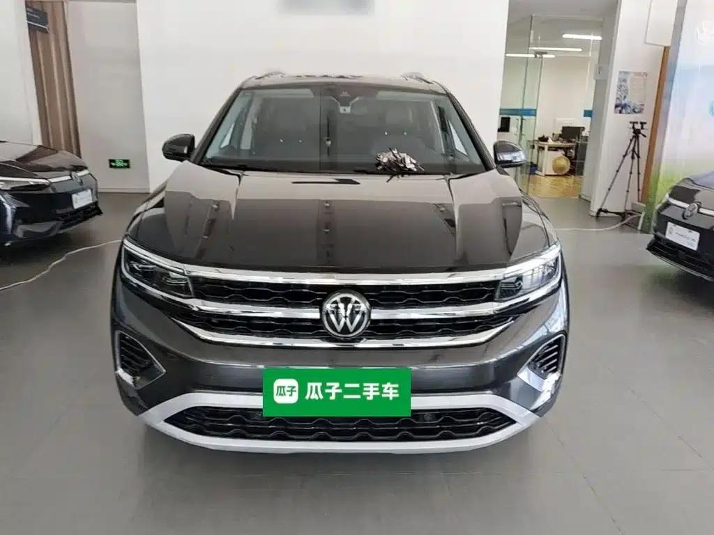 2021 Range Rover 380TSI AWD Luxury Pro — миниатюра 3