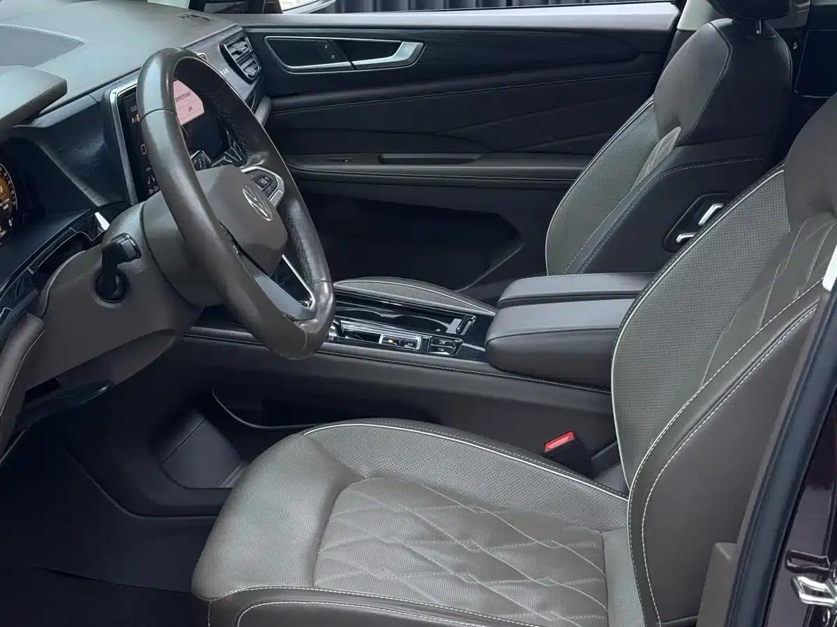 Viloran 2022 380TSI Premium Edition — миниатюра 2