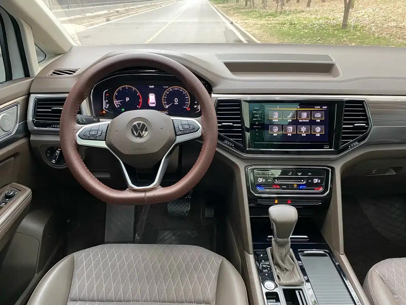 Viloran 2022 330TSI Business Edition — миниатюра 16