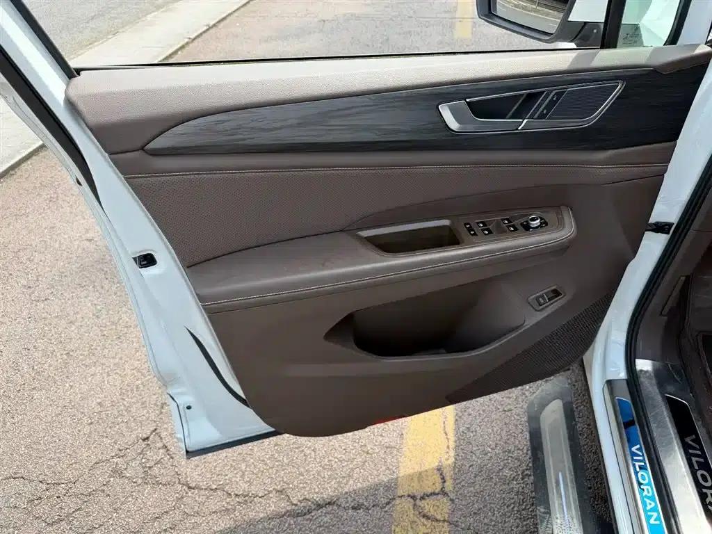 Viloran 2022 380TSI Premium Edition — миниатюра 6