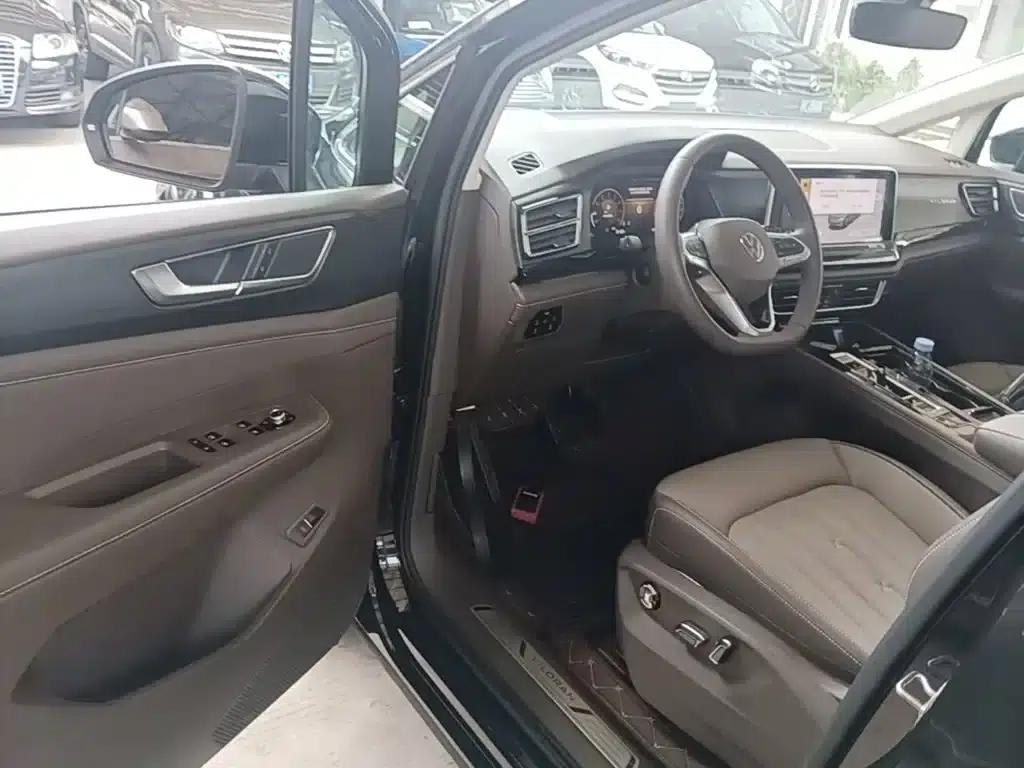 Viloran 2024 330TSI Luxury Edition — миниатюра 16