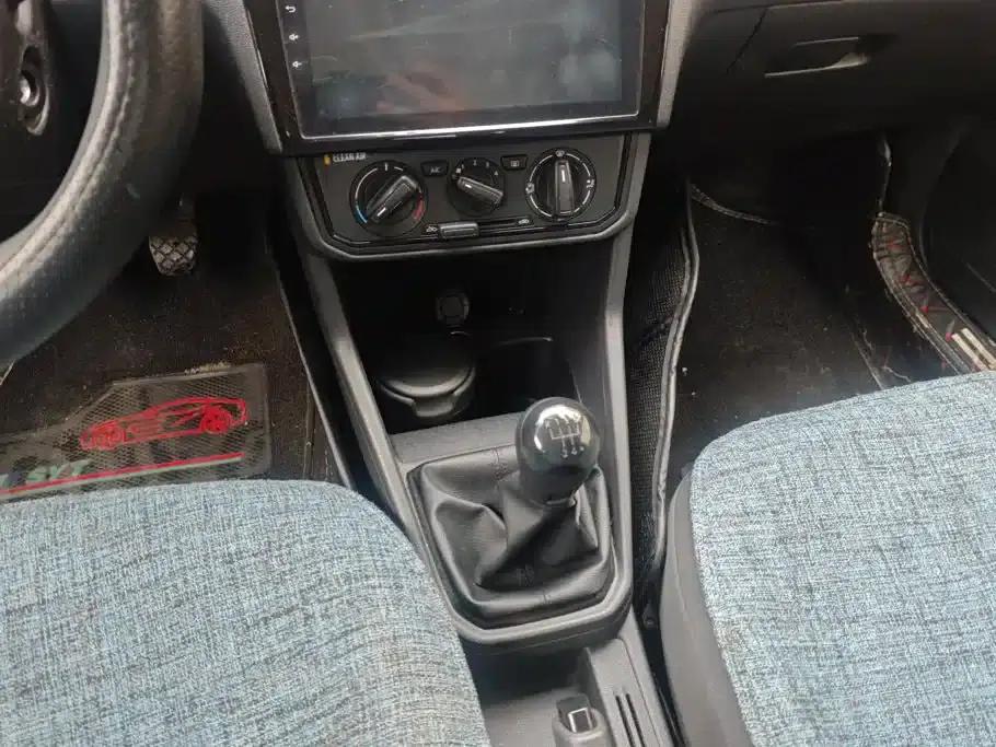 Jetta 2017 1.5L Manual Fashion Edition — миниатюра 16