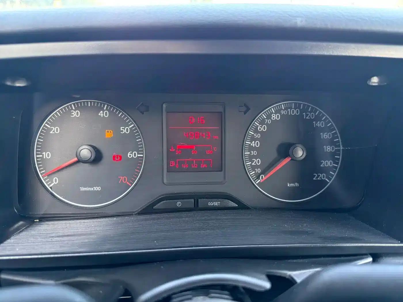 Jetta 2010 1.6L Partner — миниатюра 7