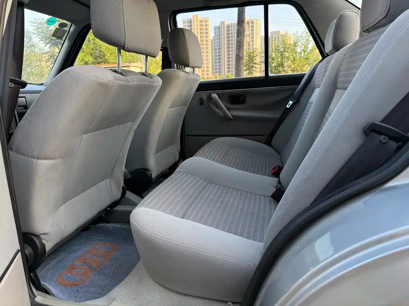 Jetta 2010 1.6L Partner — миниатюра 8