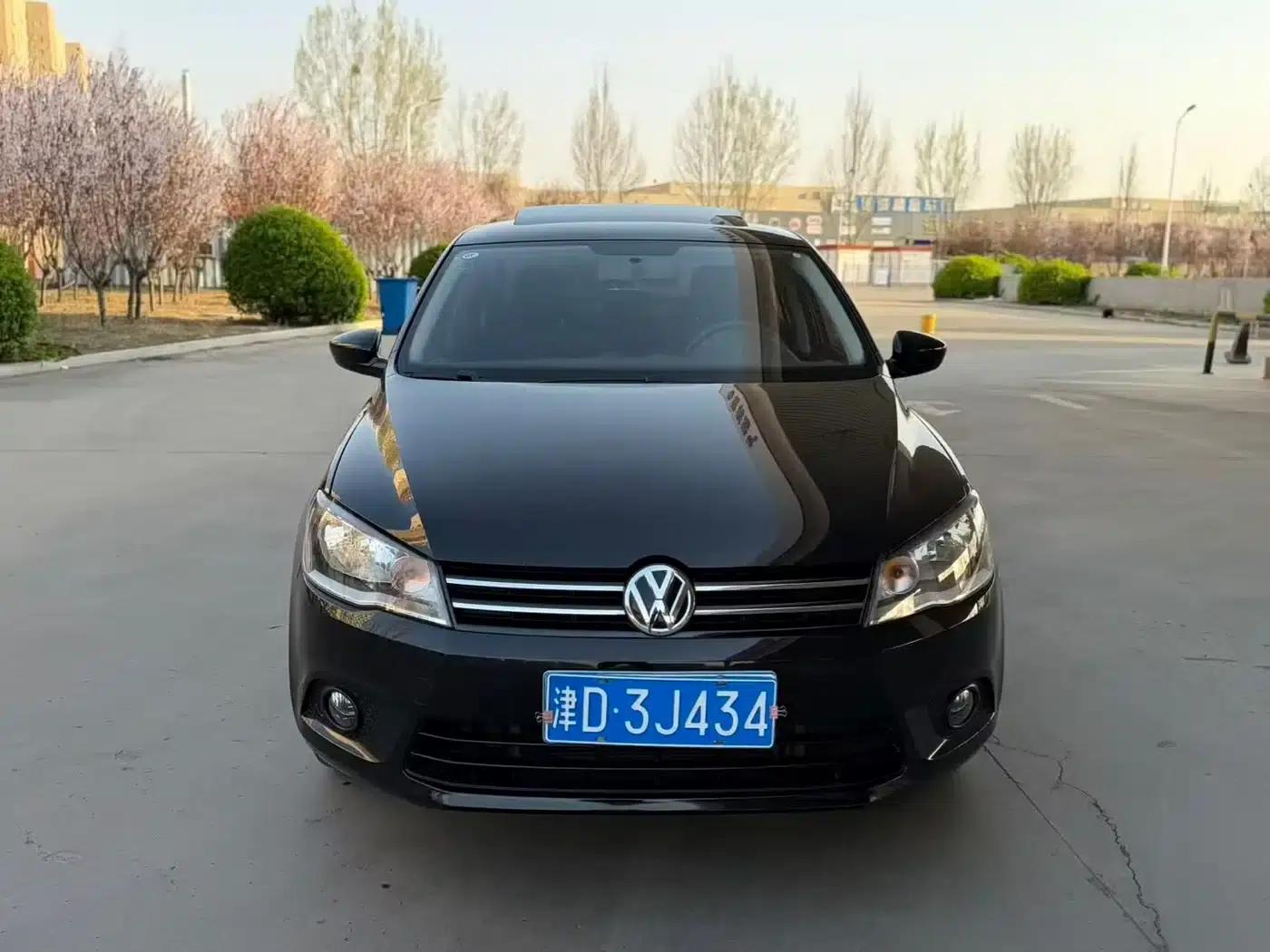 Jetta 2015 Value Edition 1.6L Manual Comfort Model — миниатюра 2