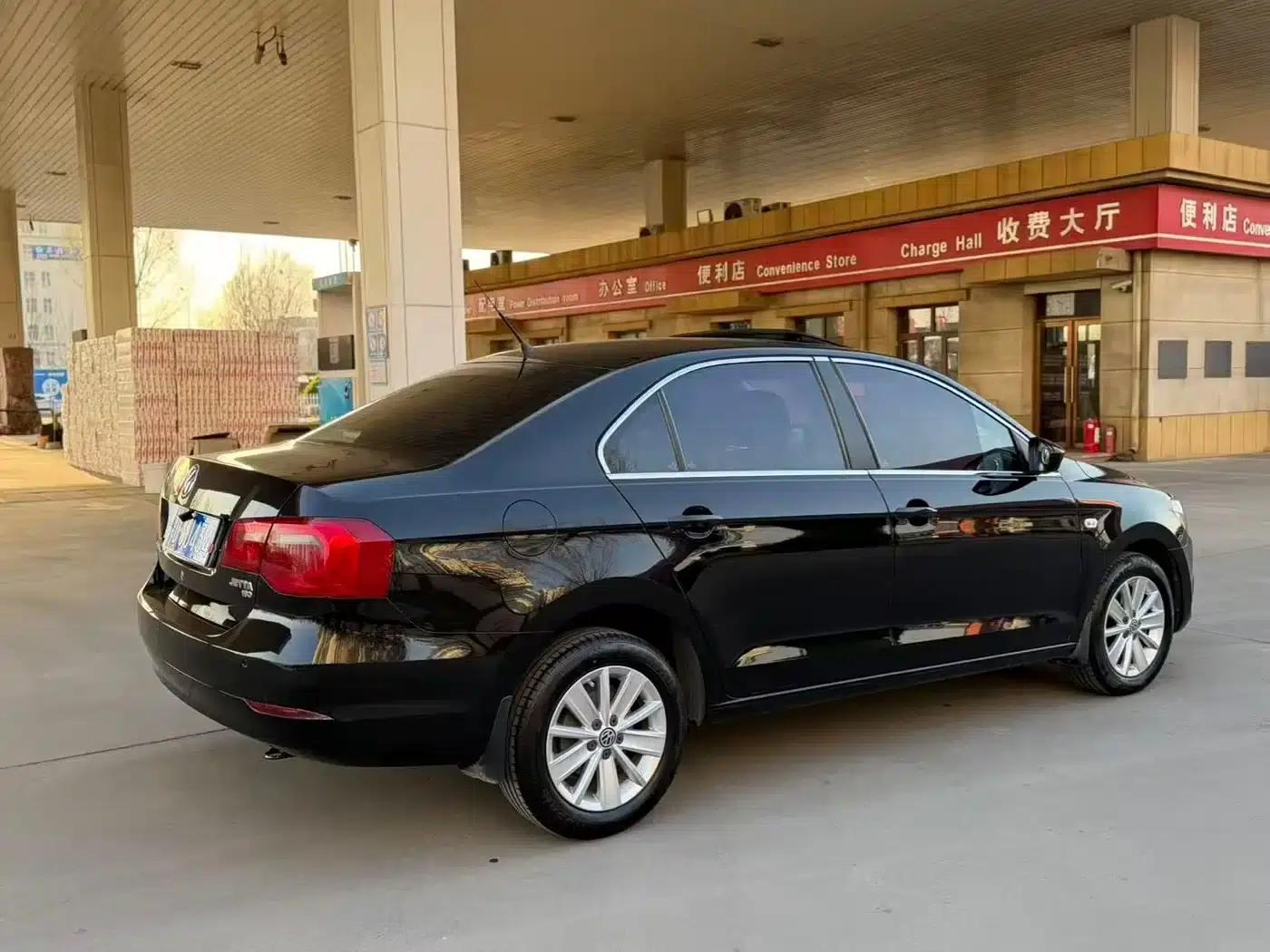 Jetta 2015 Value Edition 1.6L Manual Comfort Model — миниатюра 6