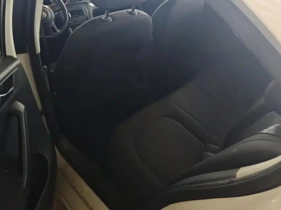 Jetta 2013 1.6L Manual Comfort Model — миниатюра 11