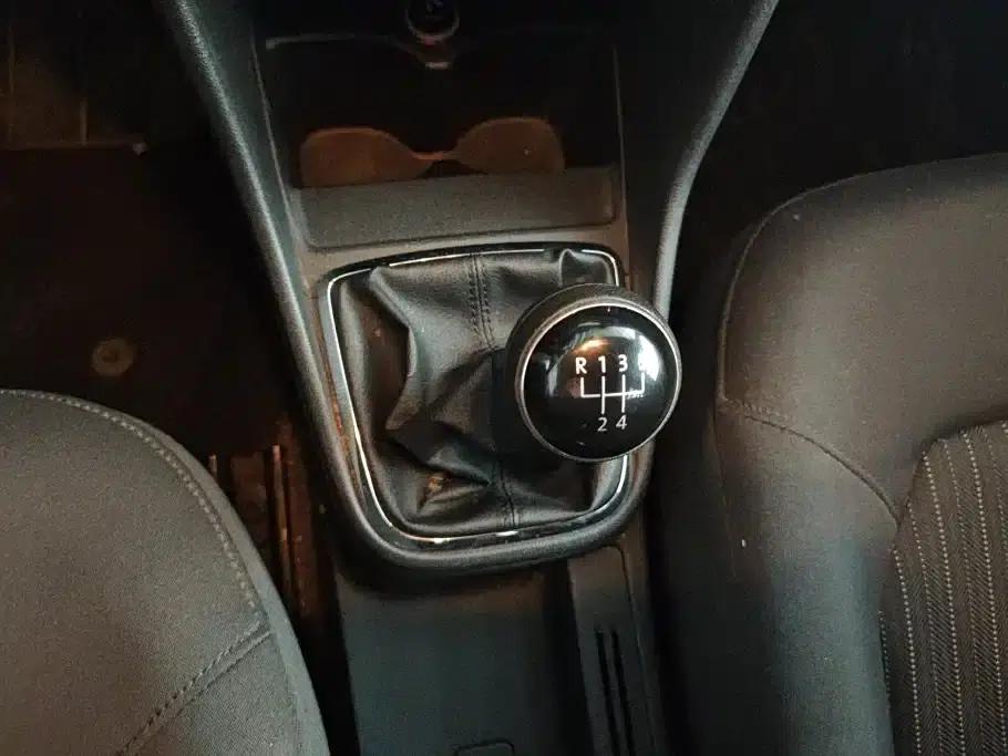 Jetta 2013 1.6L Manual Comfort Model — миниатюра 16