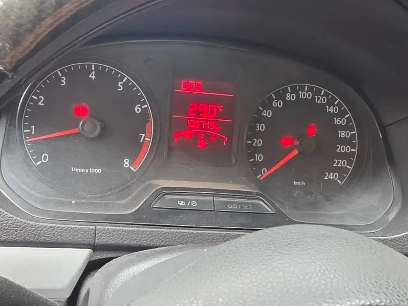 Jetta 2013 1.6L Manual Comfort Model — миниатюра 5