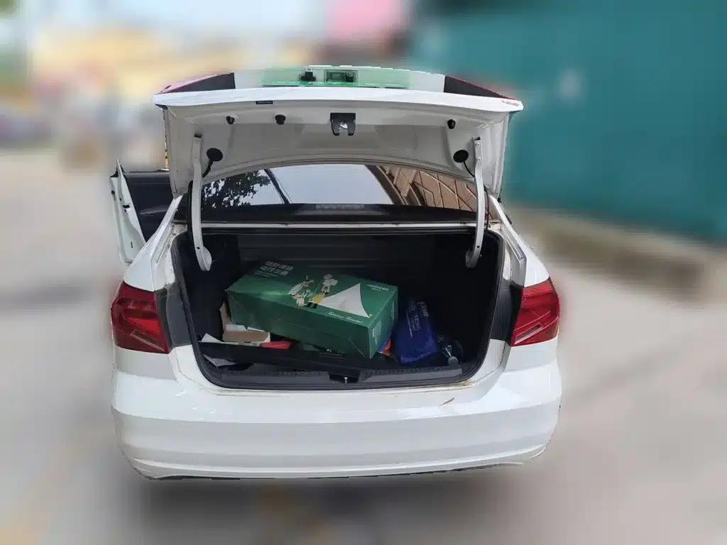Jetta 2017 1.5L Automatic Fashion Edition — миниатюра 10