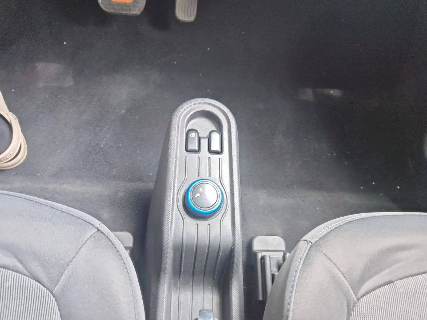 Wuling Hongguang MINIEV 2020 Enjoyment Model Lithium Iron Phosphate — миниатюра 16