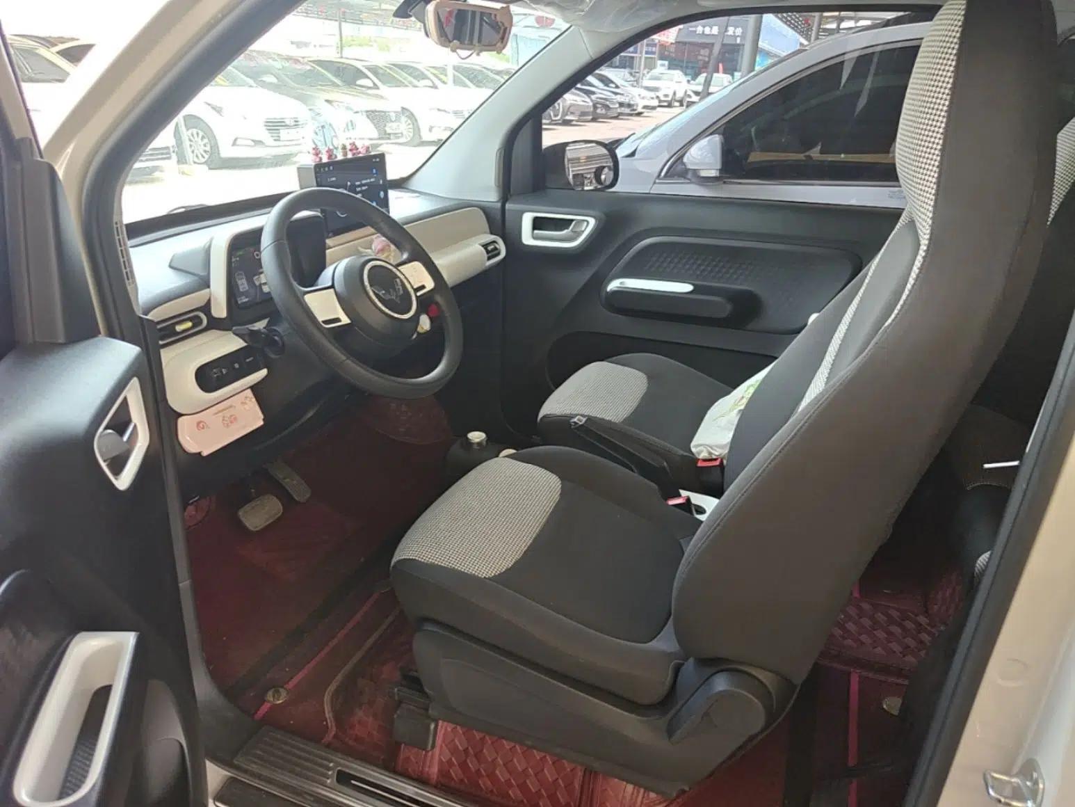 Wuling Hongguang MINIEV 2024 3rd Generation 215km Youth Edition — миниатюра 17