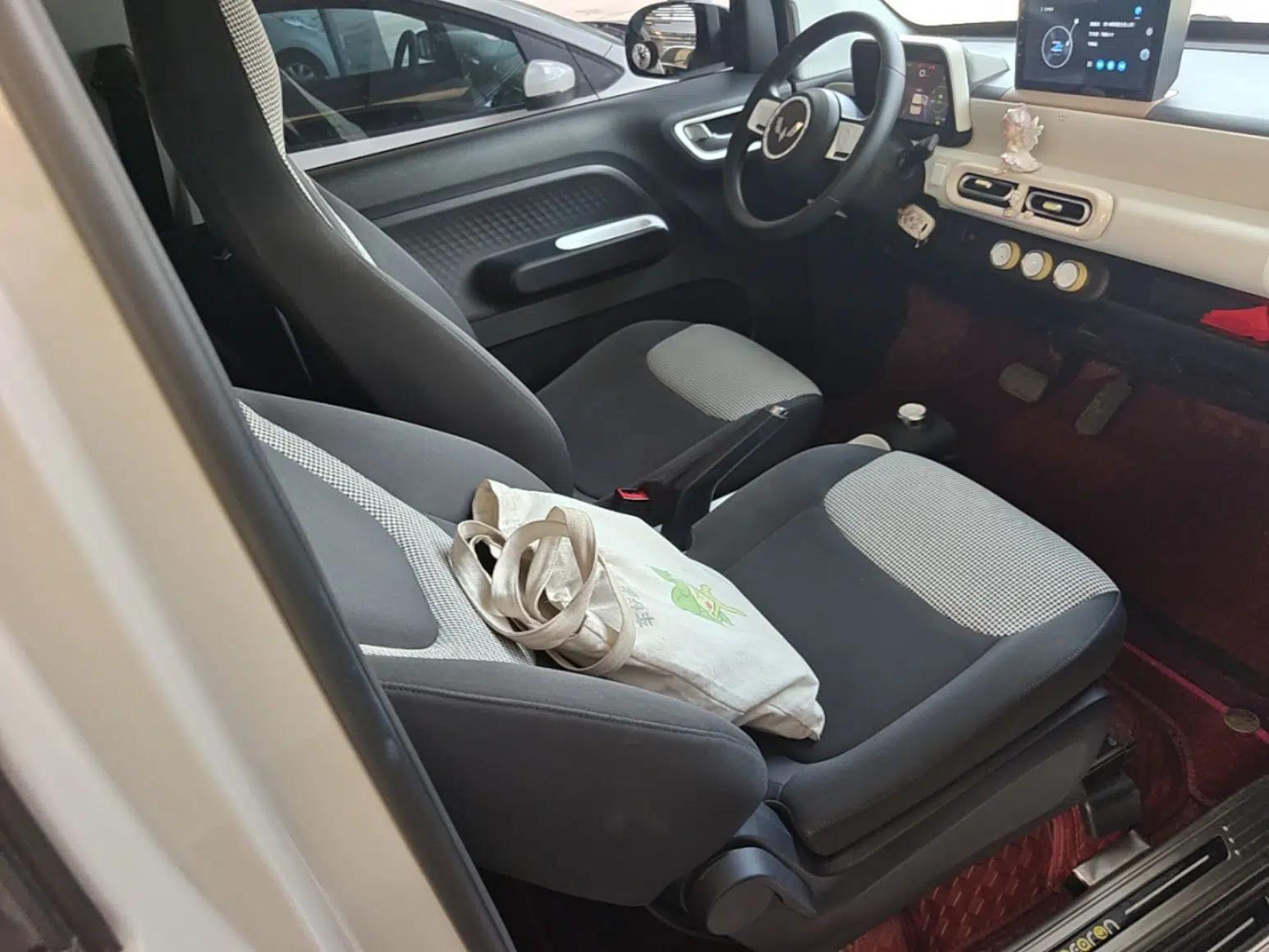 Wuling Hongguang MINIEV 2024 3rd Generation 215km Youth Edition — миниатюра 19