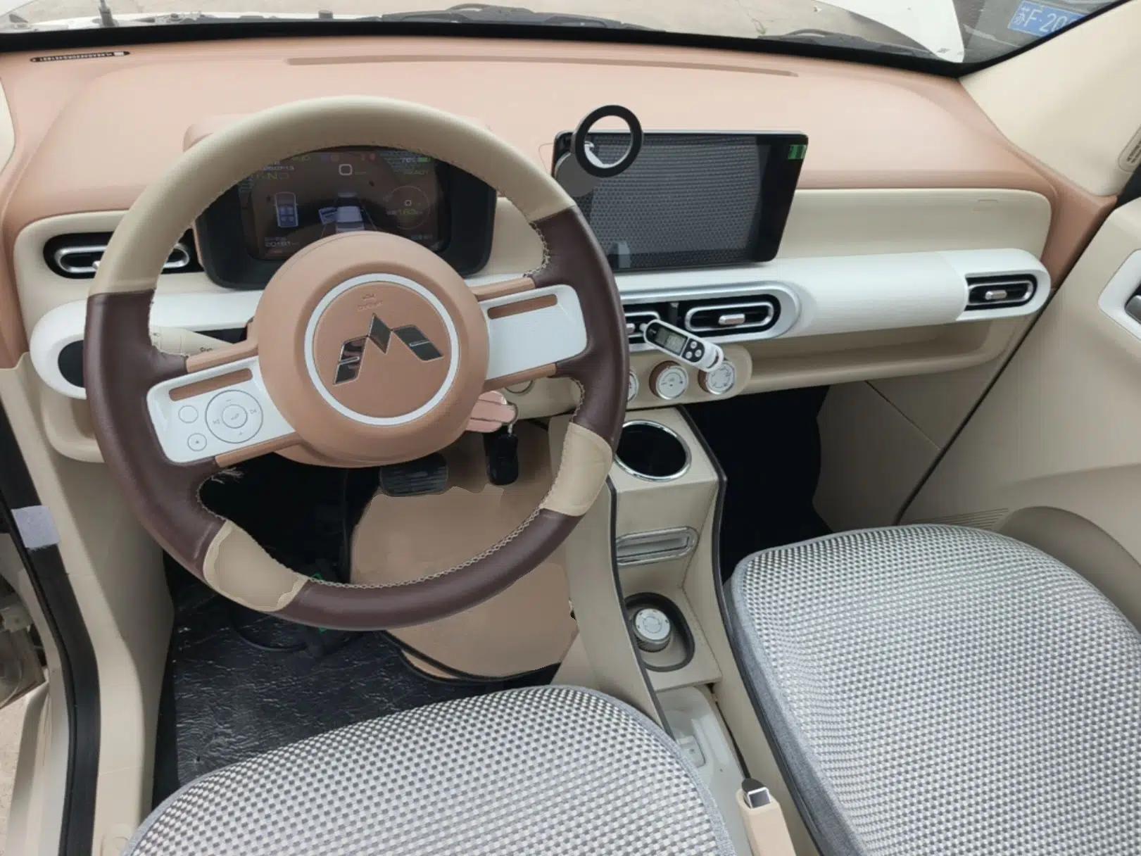 Wuling Hongguang MINIEV 2024 3rd Generation 215km Advanced Version — миниатюра 17