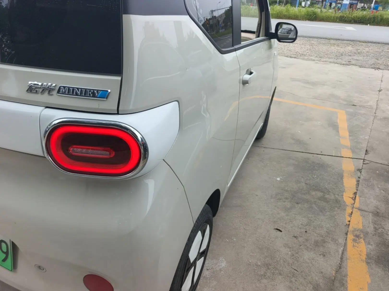 Wuling Hongguang MINIEV 2024 3rd Generation 215km Advanced Version — миниатюра 9