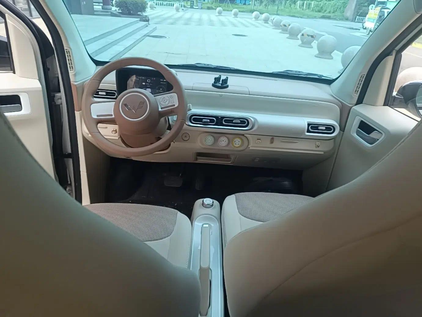 Wuling Hongguang MINIEV 2024 3rd Generation 215km Youth Edition — миниатюра 12