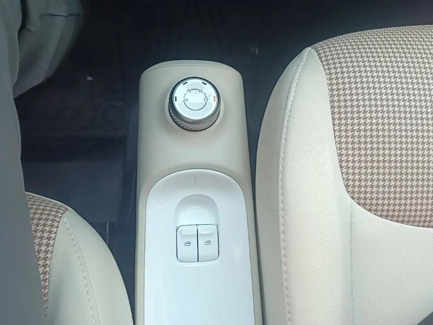 Wuling Hongguang MINIEV 2024 3rd Generation 215km Youth Edition — миниатюра 16