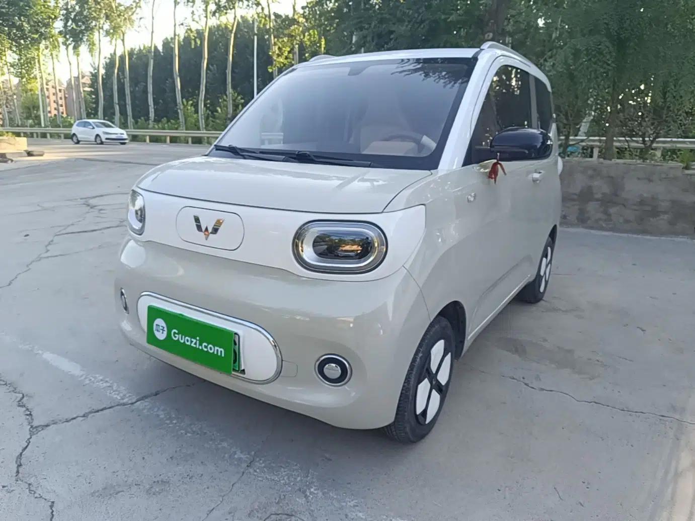 Wuling Hongguang MINIEV 2024 3rd Generation 215km Advanced Version — миниатюра 1
