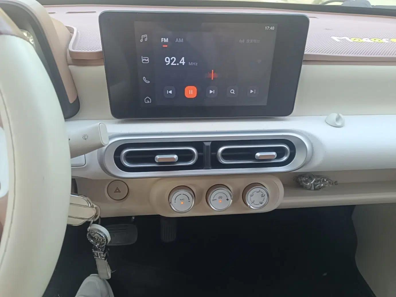 Wuling Hongguang MINIEV 2024 3rd Generation 215km Advanced Version — миниатюра 15
