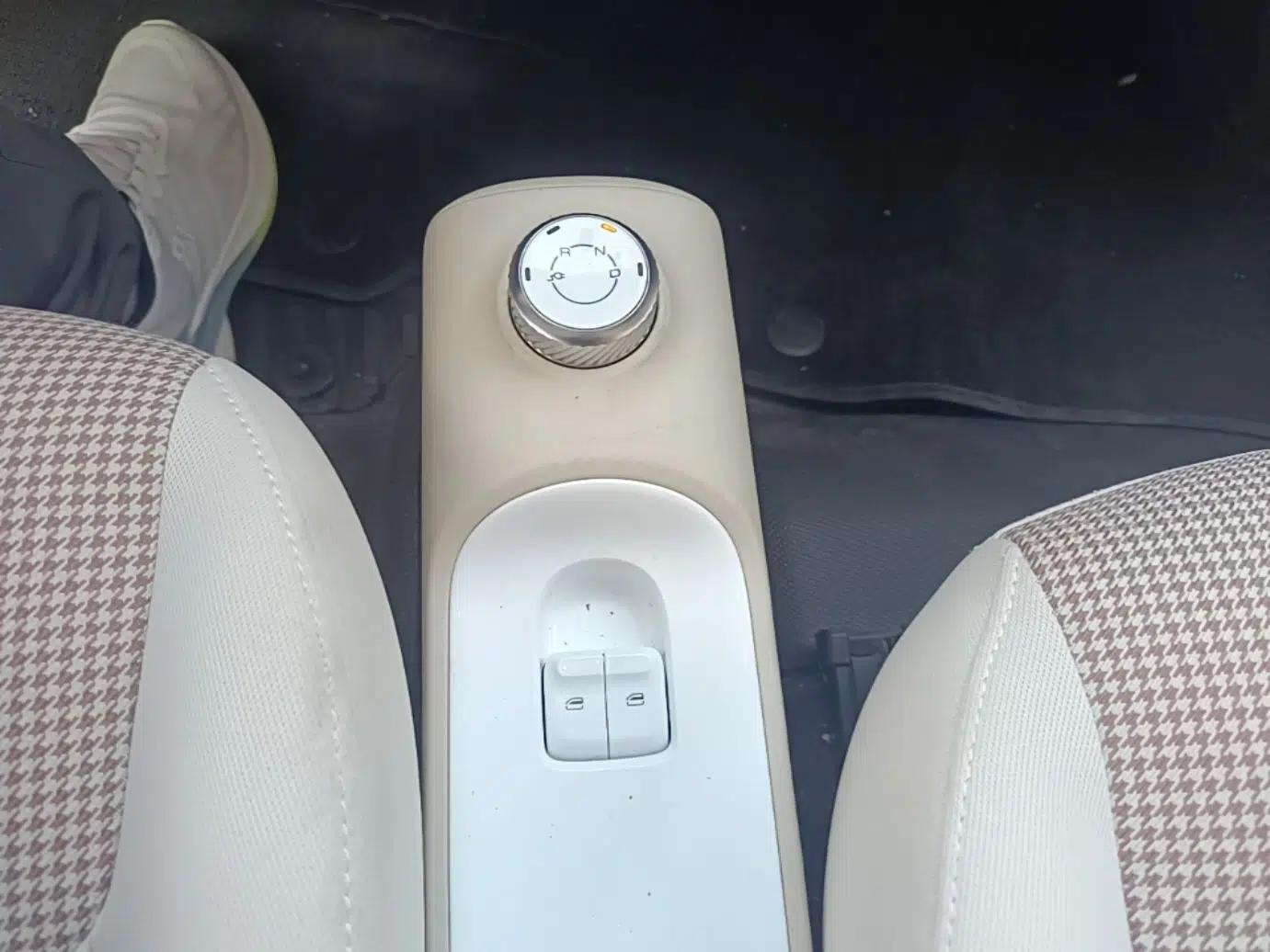 Wuling Hongguang MINIEV 2024 3rd Generation 215km Advanced Version — миниатюра 16