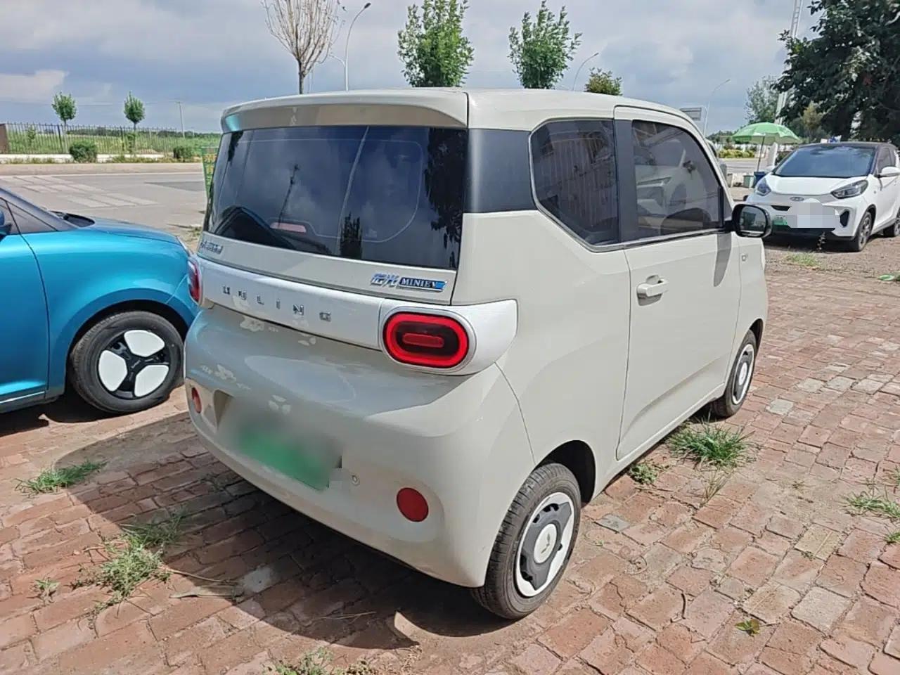 Wuling Hongguang MINIEV 2024 3rd Generation 215km Youth Edition — миниатюра 6
