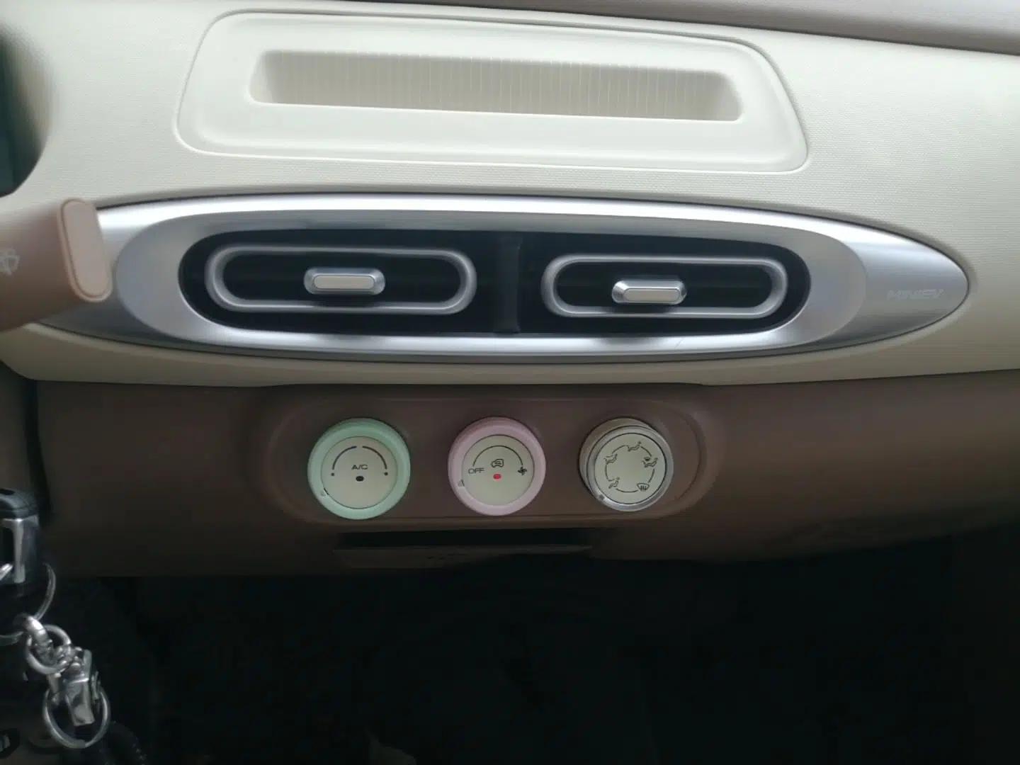 Wuling Hongguang MINIEV 2025 Four-Door Version Advanced Edition — миниатюра 15