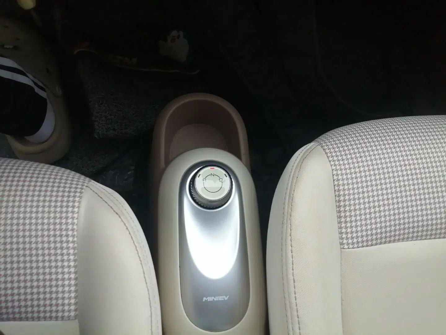 Wuling Hongguang MINIEV 2025 Four-Door Version Advanced Edition — миниатюра 16