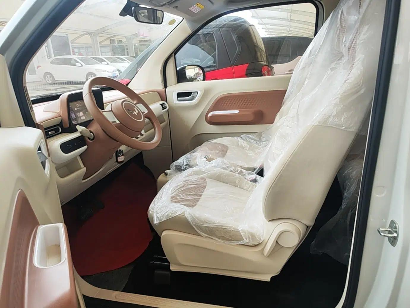 Wuling Hongguang MINIEV 2024 3rd Generation 215km Youth Edition — миниатюра 17