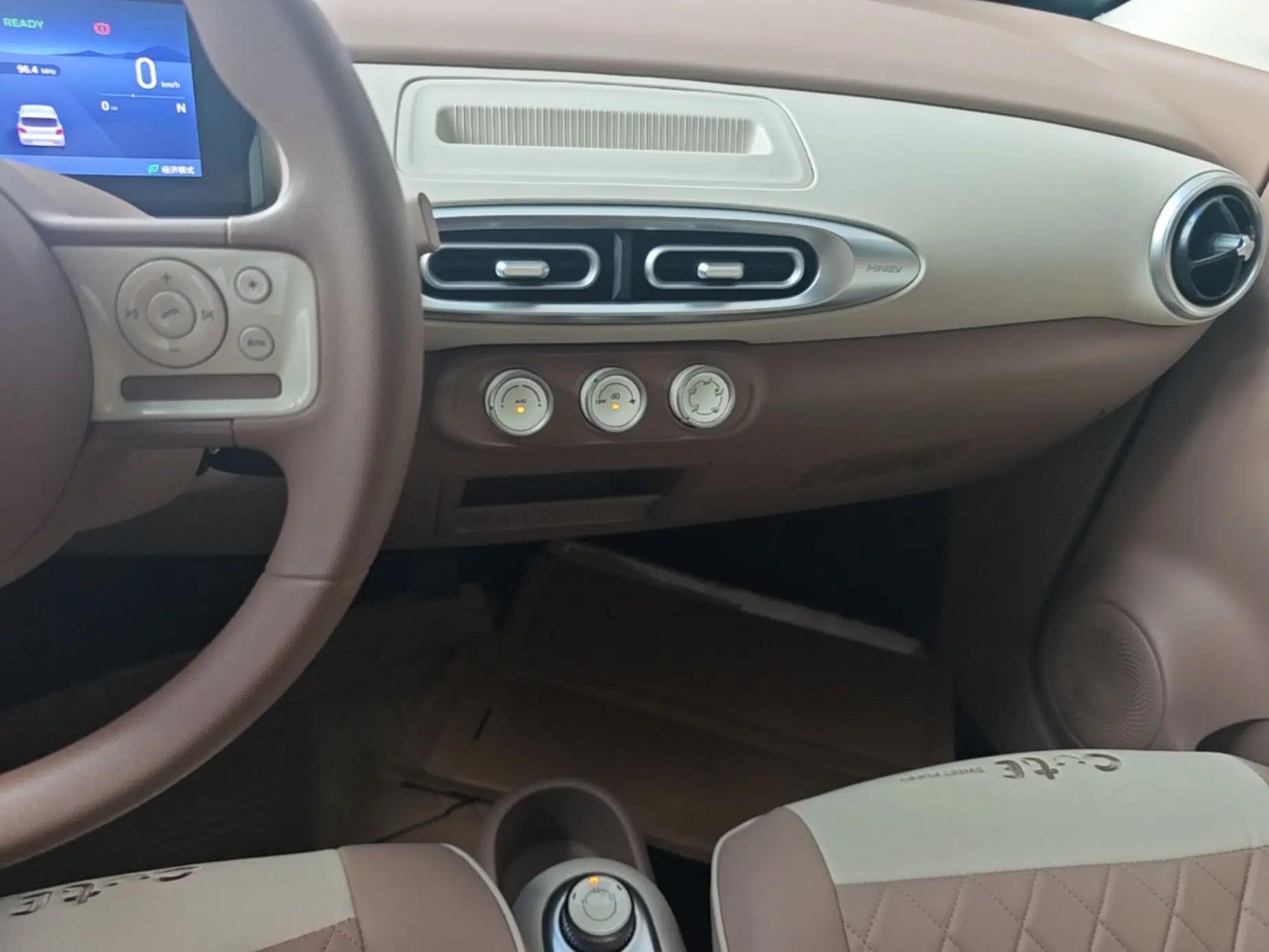 Wuling Hongguang MINIEV 2025 Four-Door Version Advanced Edition — миниатюра 15
