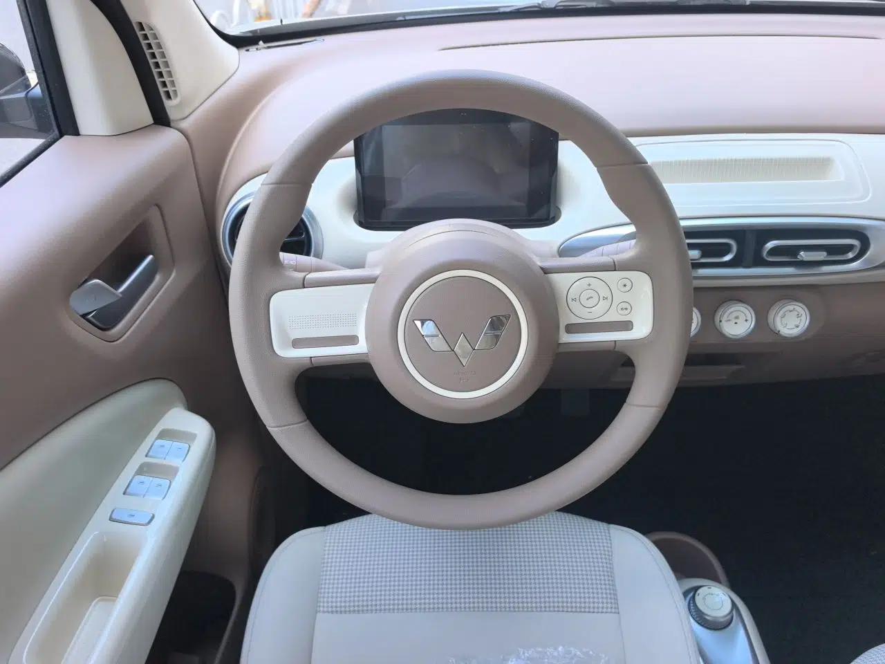 Wuling Hongguang MINIEV 2025 Four-Door Version Advanced Edition — миниатюра 10