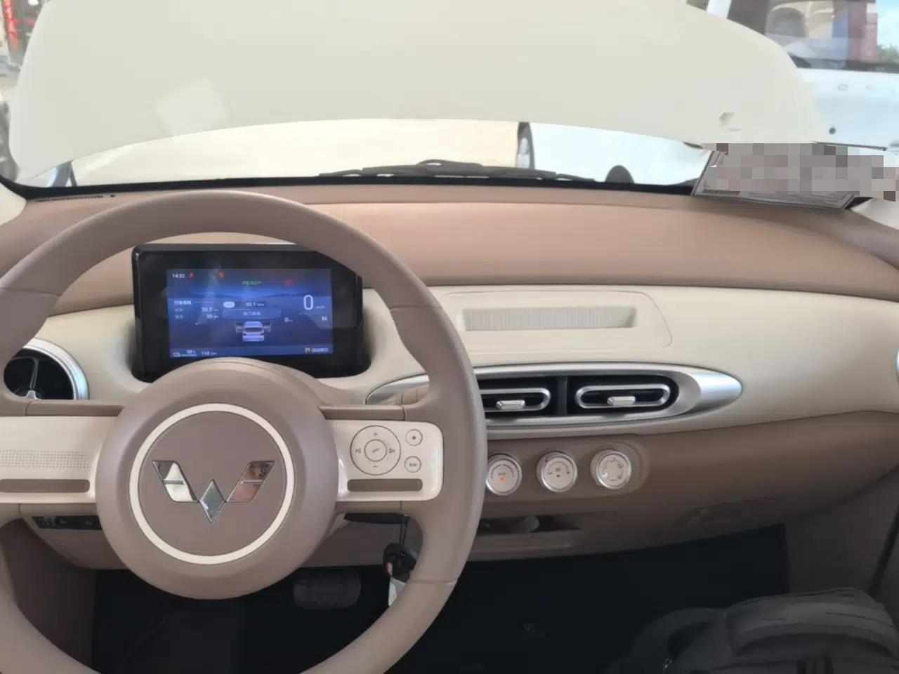 Wuling Hongguang MINIEV 2025 Four-Door Version Advanced Edition — миниатюра 12