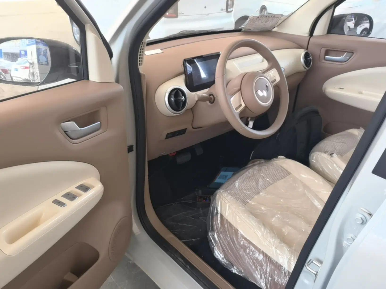 Wuling Hongguang MINIEV 2025 Four-Door Version Advanced Edition — миниатюра 18