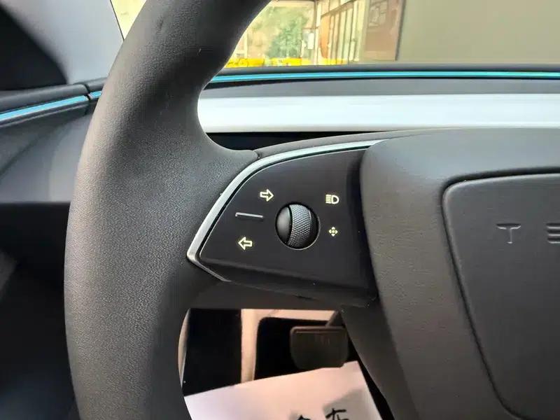 Model 3 2025 Rear-Wheel Drive — миниатюра 17