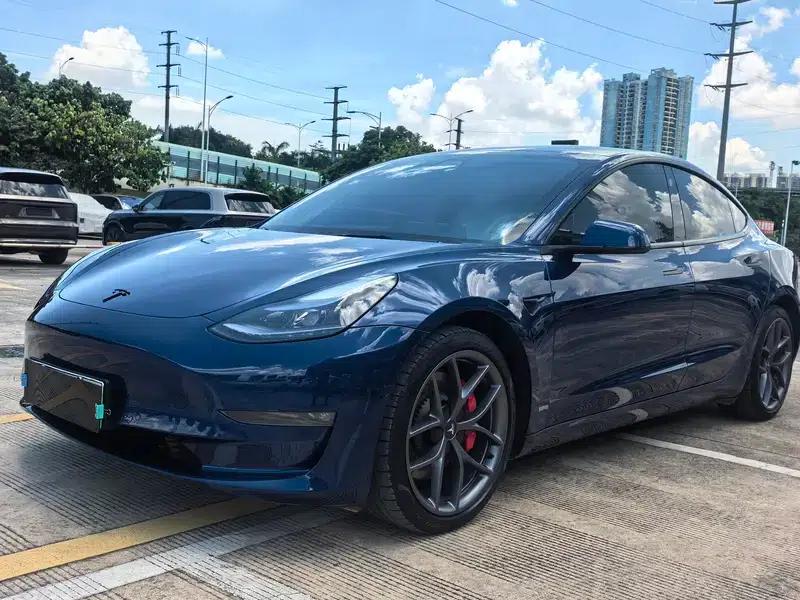 Model 3 2022 Performance All-Wheel Drive — миниатюра 1