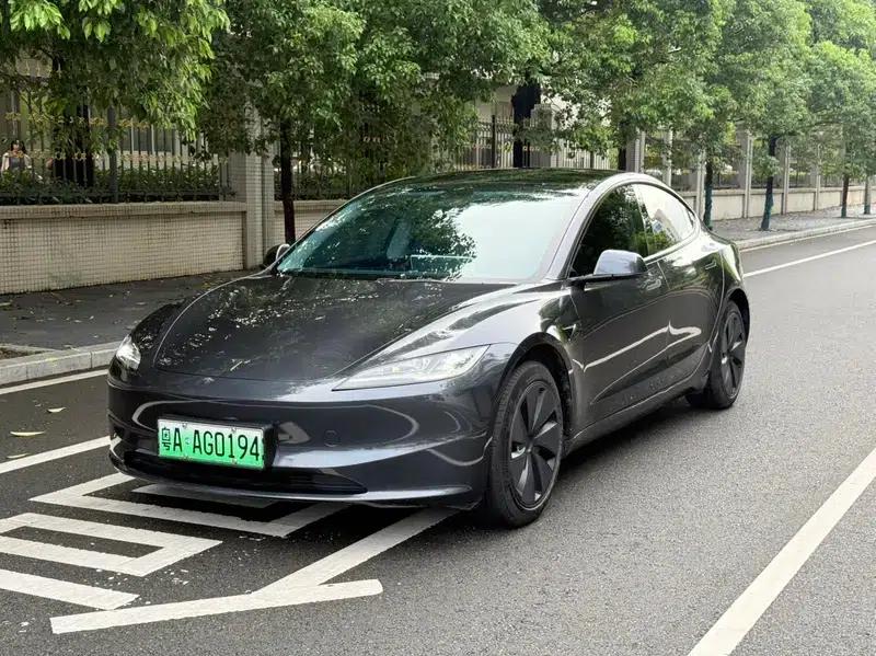 Model 3 2023 Rear-Wheel Drive — миниатюра 1