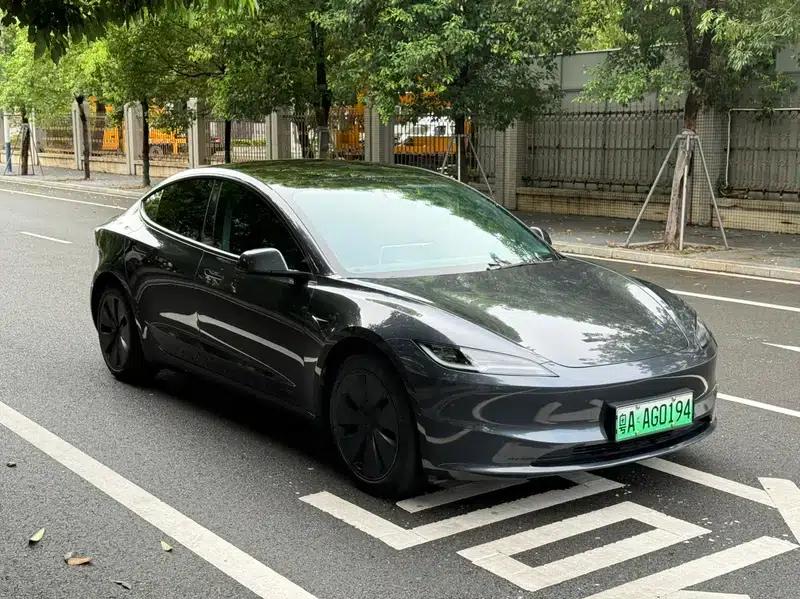 Model 3 2023 Rear-Wheel Drive — миниатюра 3