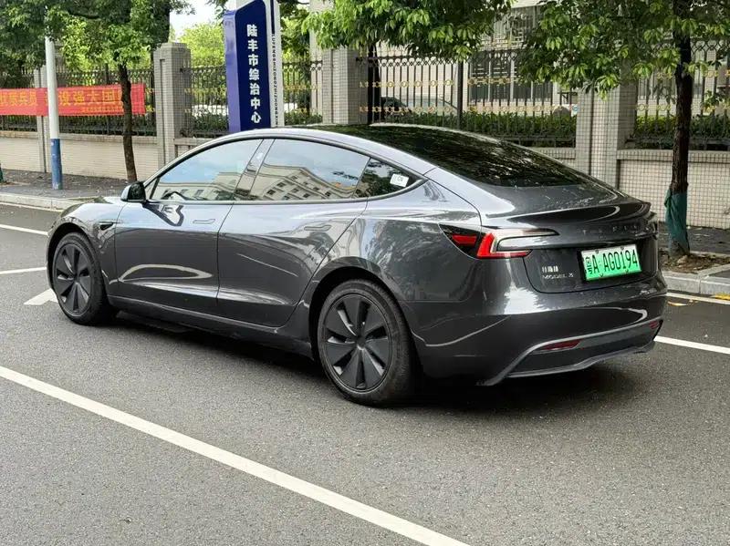 Model 3 2023 Rear-Wheel Drive — миниатюра 4