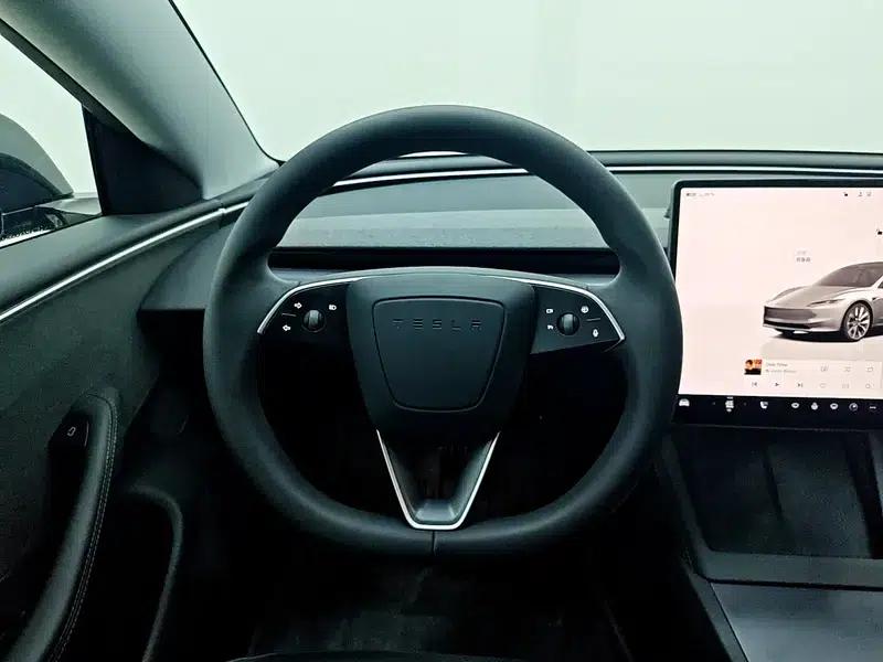 Model 3 2023 Long Range All-Wheel Drive — миниатюра 16