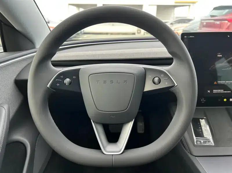 Model 3 2023 Rear-Wheel Drive — миниатюра 11