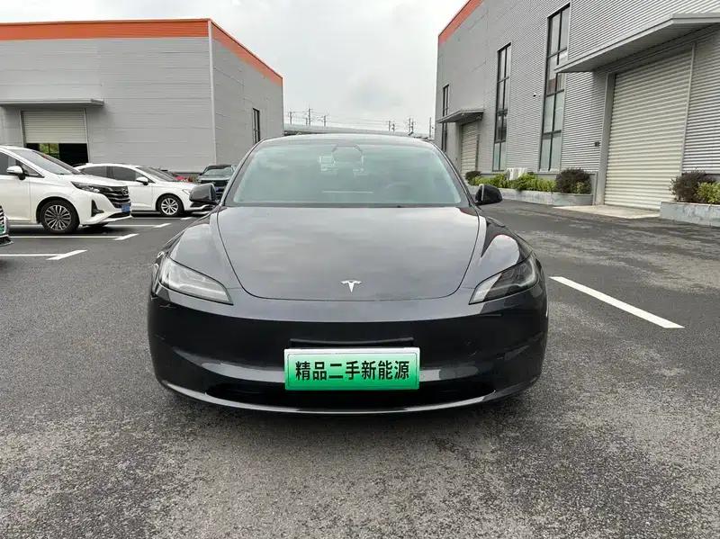Model 3 2023 Rear-Wheel Drive — миниатюра 2